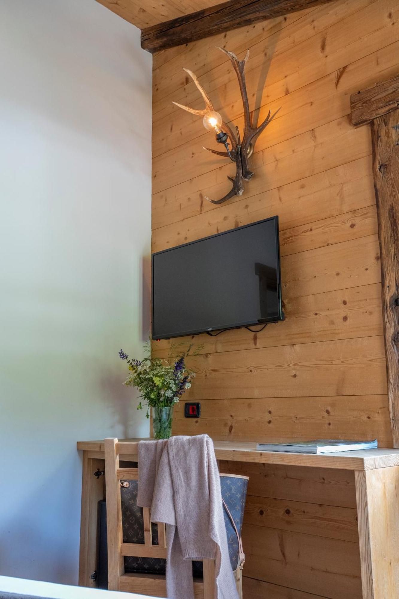 Superior Double or Twin Room Mountain View
